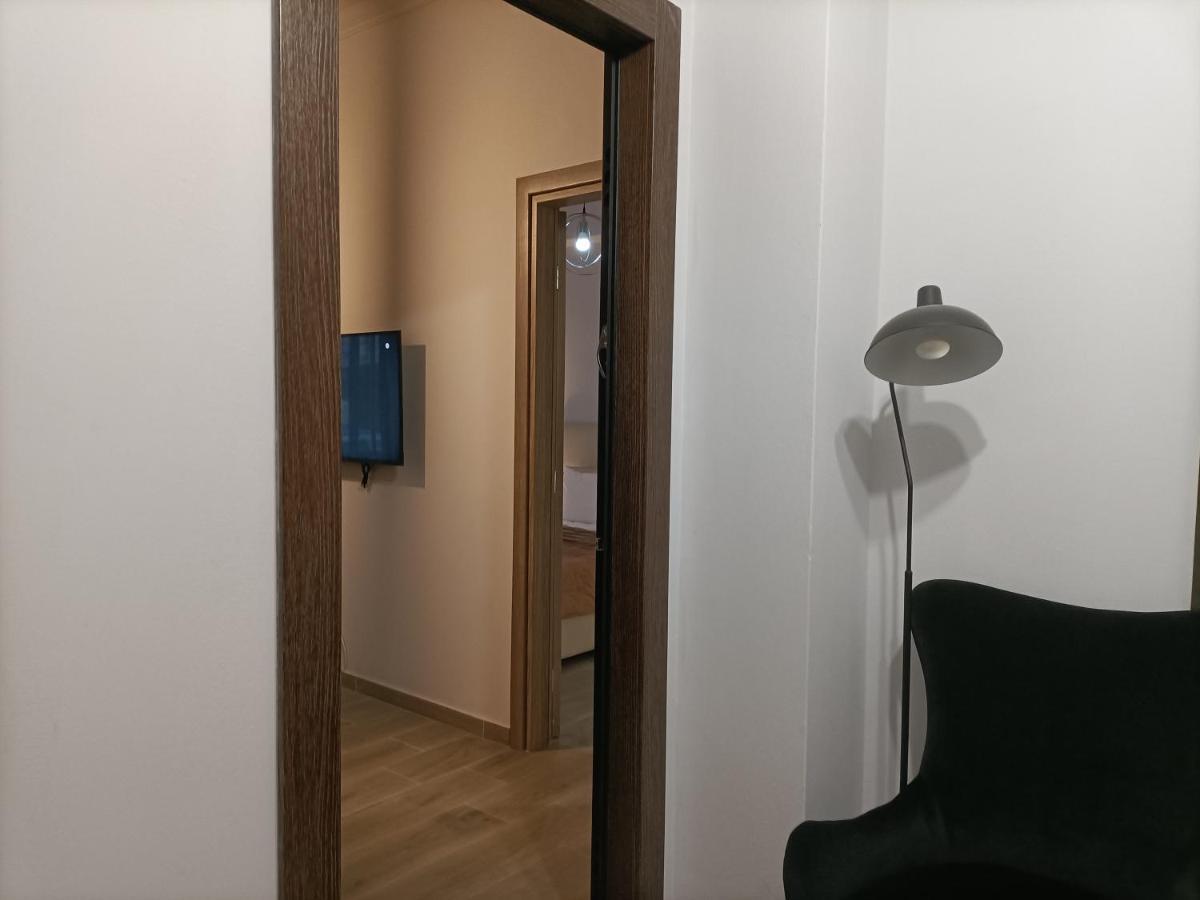 Modern Comfy Apartment เอเธนส์ ภายนอก รูปภาพ
