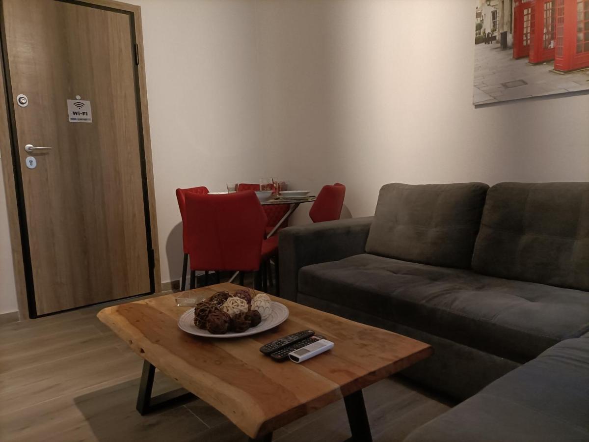 Modern Comfy Apartment เอเธนส์ ภายนอก รูปภาพ