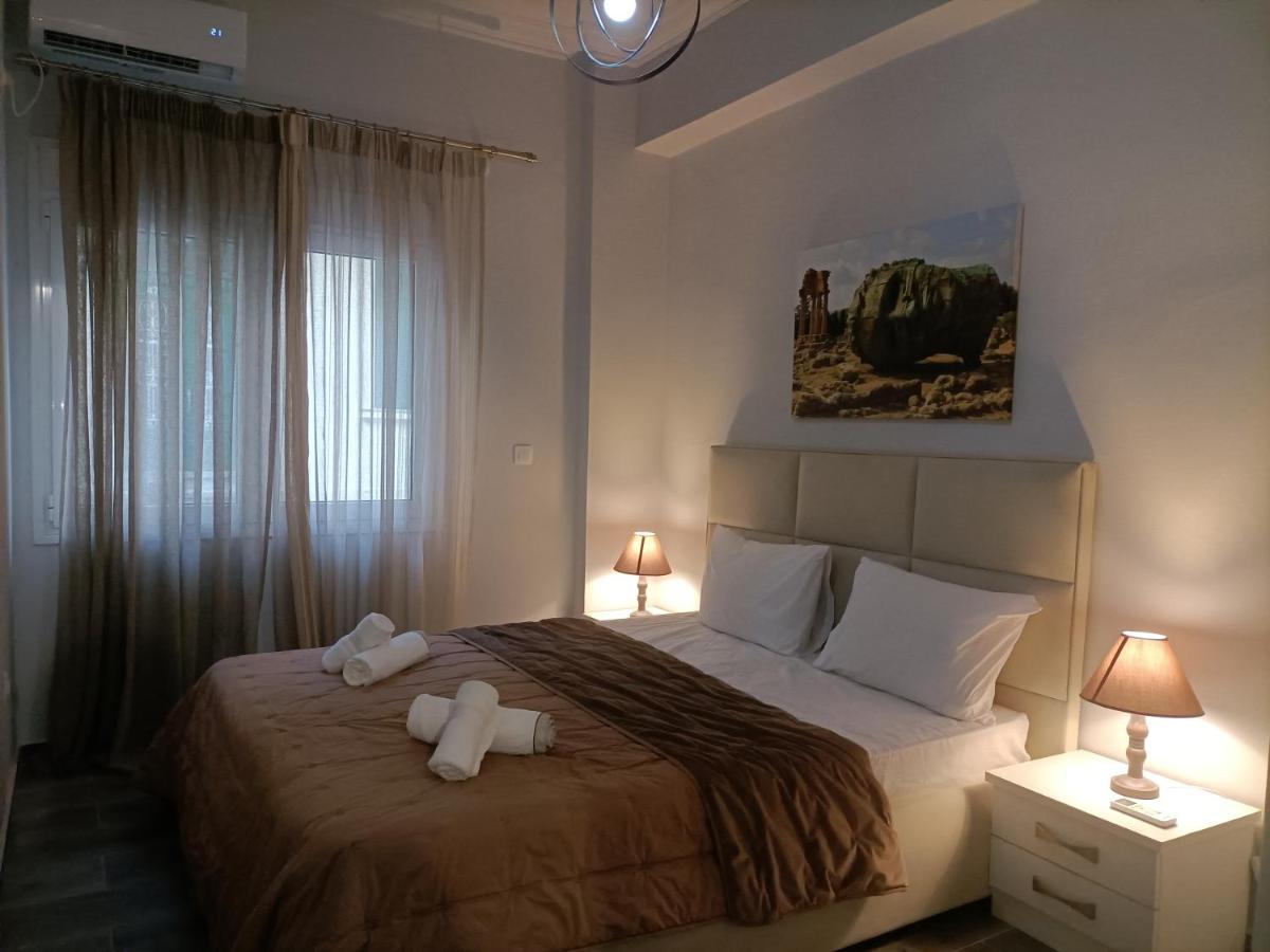 Modern Comfy Apartment เอเธนส์ ภายนอก รูปภาพ