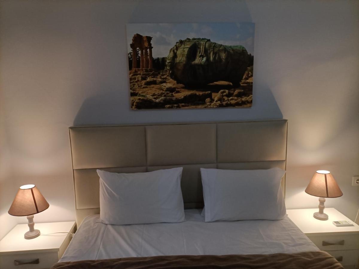 Modern Comfy Apartment เอเธนส์ ภายนอก รูปภาพ