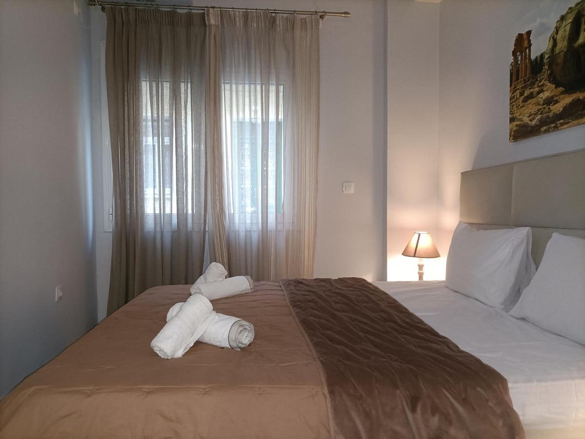 Modern Comfy Apartment เอเธนส์ ภายนอก รูปภาพ
