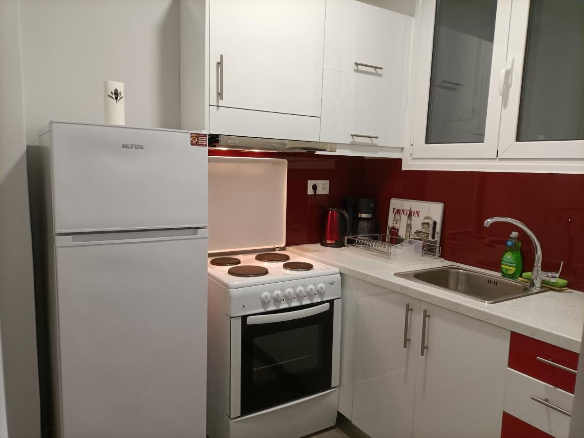 Modern Comfy Apartment เอเธนส์ ภายนอก รูปภาพ