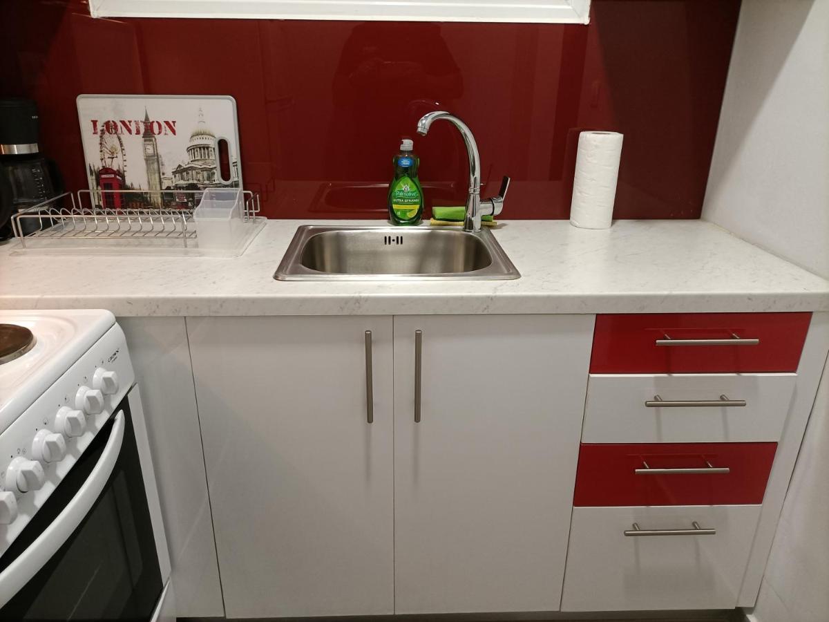Modern Comfy Apartment เอเธนส์ ภายนอก รูปภาพ