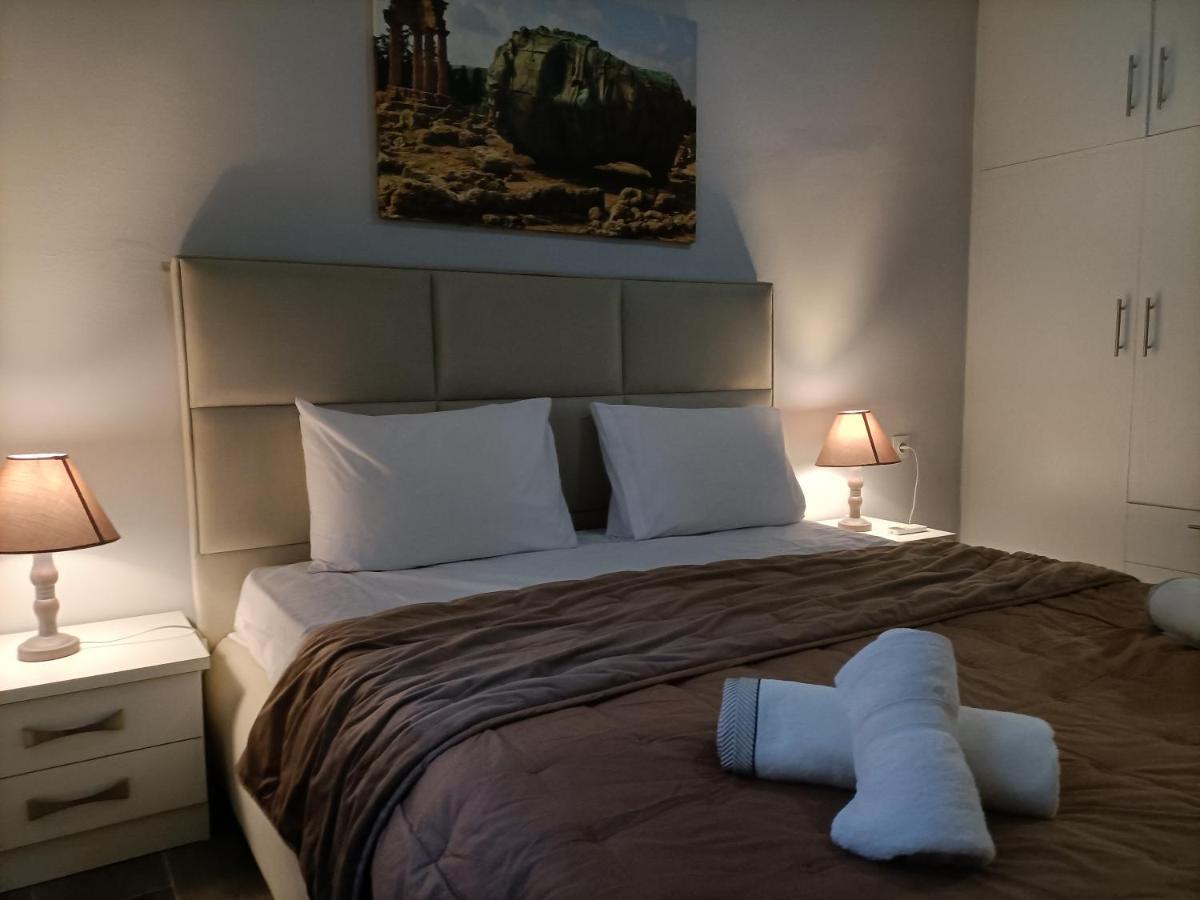 Modern Comfy Apartment เอเธนส์ ภายนอก รูปภาพ