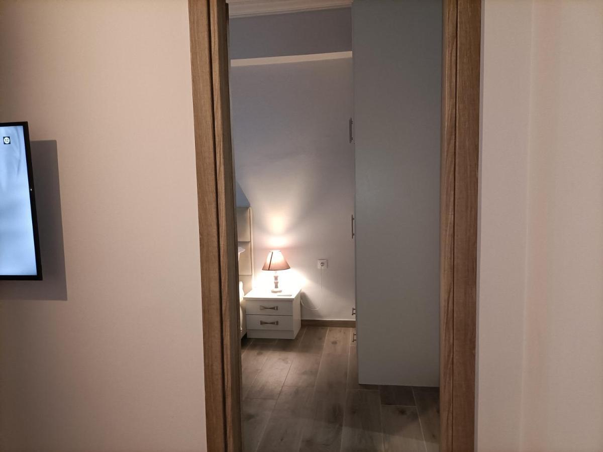 Modern Comfy Apartment เอเธนส์ ภายนอก รูปภาพ