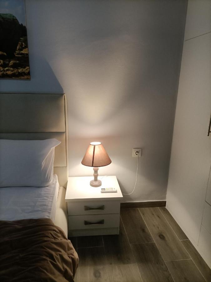 Modern Comfy Apartment เอเธนส์ ภายนอก รูปภาพ