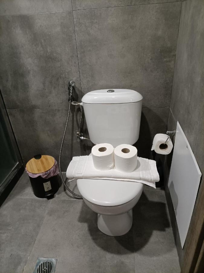 Modern Comfy Apartment เอเธนส์ ภายนอก รูปภาพ